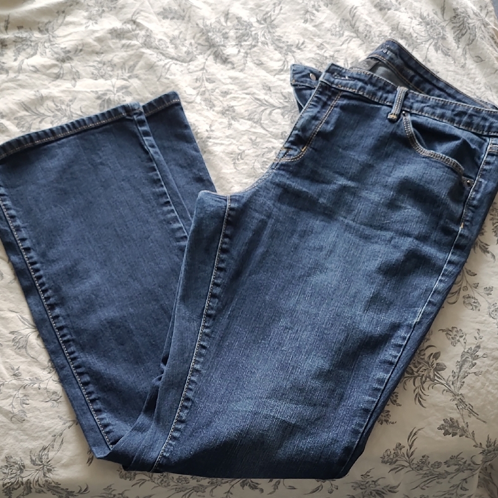 🩷2 For $14🩷 Massimo Blue Boot Cut Jeans with Classic Silhouette